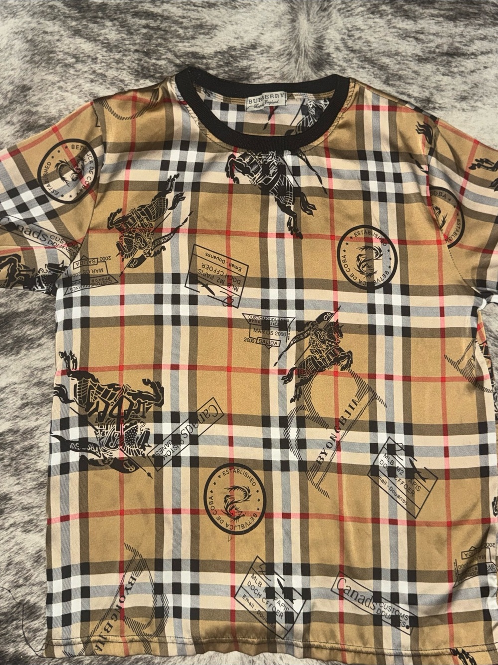 Silky Burberry Tee shirt Size men’s medium